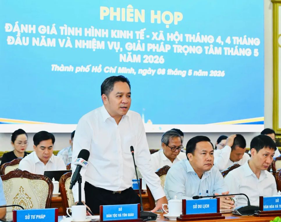 Giám đốc Sở Du lịch TPHCM Phạm Huy Bình phát biểu tại phiên họp. Ảnh: VIỆT DŨNG