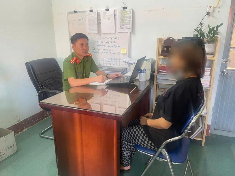 Cơ quan công an làm việc với A.
