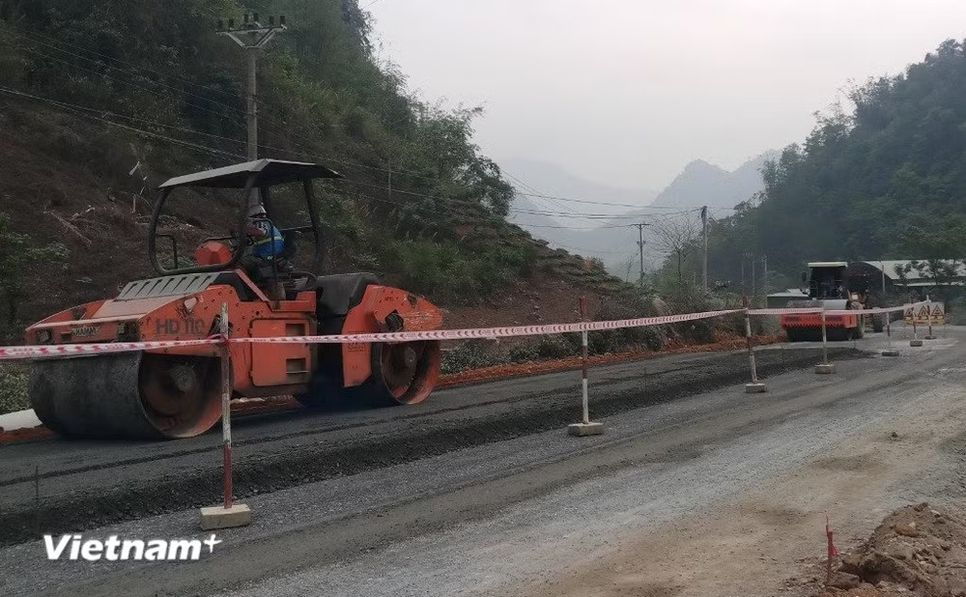 Bộ Xây dựng 'bêu' tên 11 dự án giao thông bị chậm tiến độ