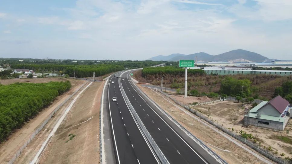 Lưu thông thuận lợi sau 10 ngày khai thác cao tốc Biên Hòa - Vũng Tàu