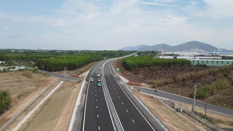 Lưu thông thuận lợi sau 10 ngày khai thác cao tốc Biên Hòa - Vũng Tàu