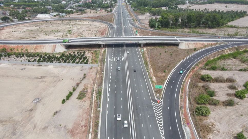 Lưu thông thuận lợi sau 10 ngày khai thác cao tốc Biên Hòa - Vũng Tàu
