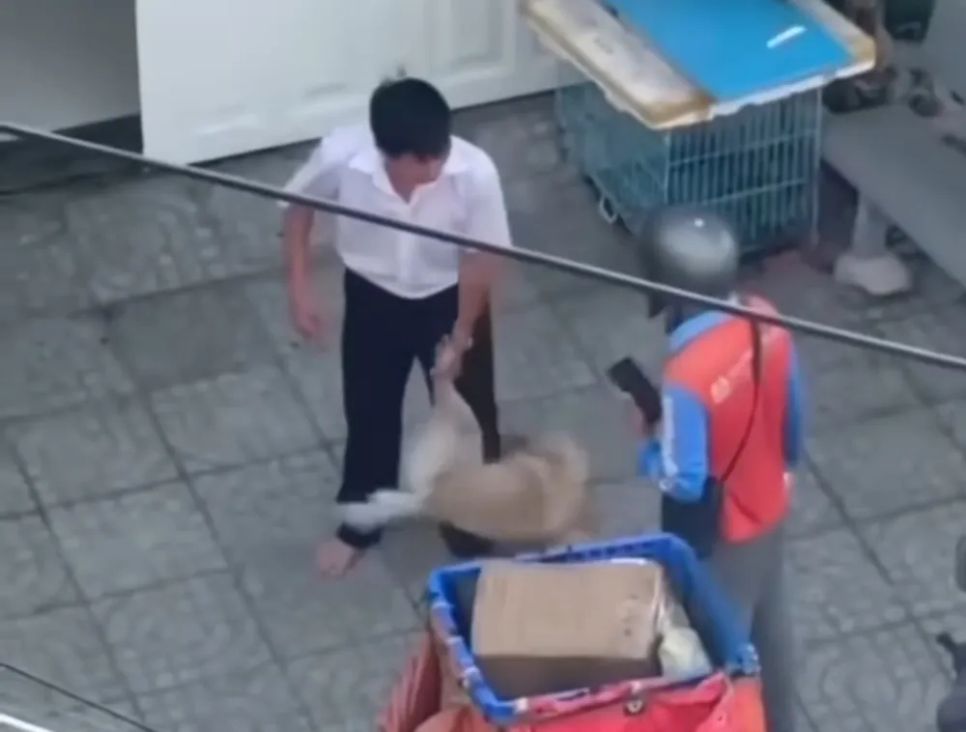 Hiện trường vụ việc. Ảnh cắt từ clip