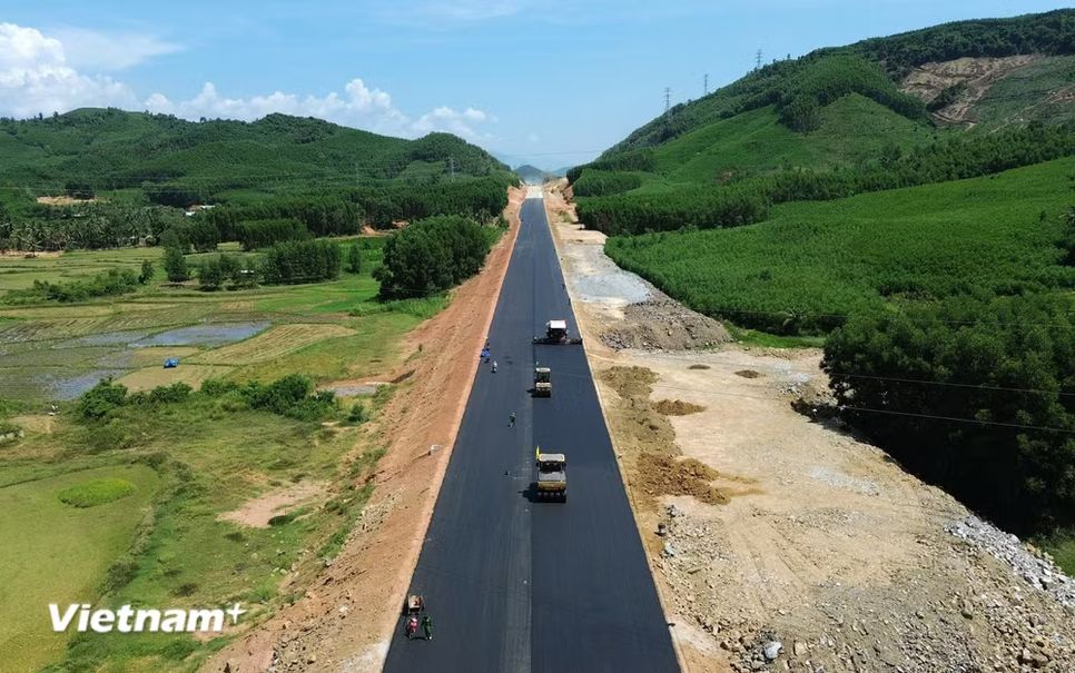 Tăng tốc các dự án hàng không, đường sắt