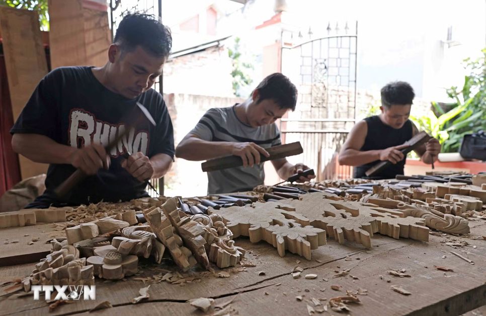 Bền bỉ ngàn năm làng nghề mỹ nghệ Sơn Đồng