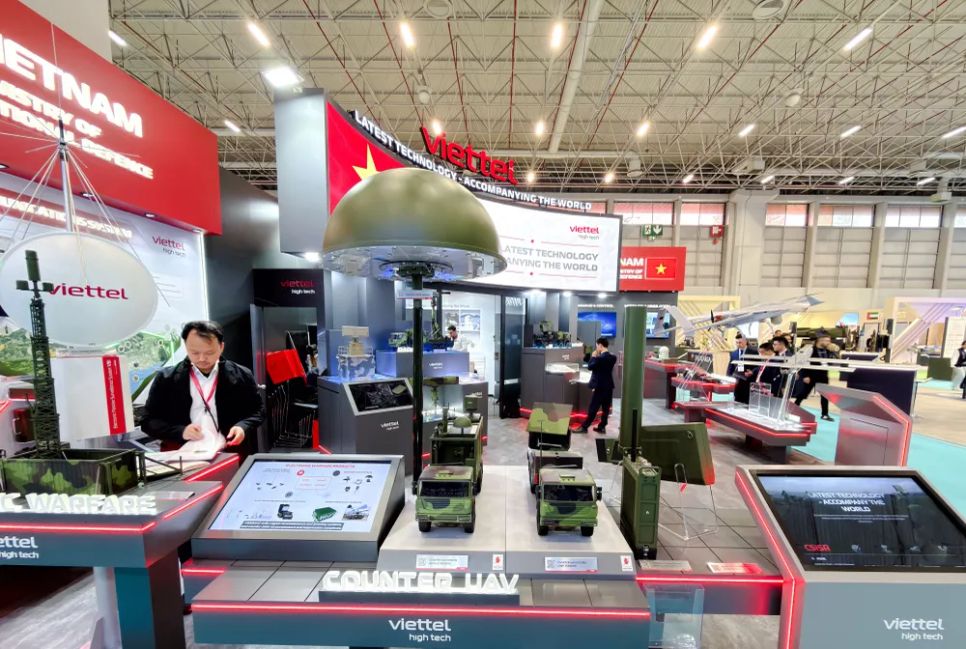 Các sản phẩm công nghệ cao của Viettel High Tech giới thiệu tại SAHA 2026. Ảnh: VTM
