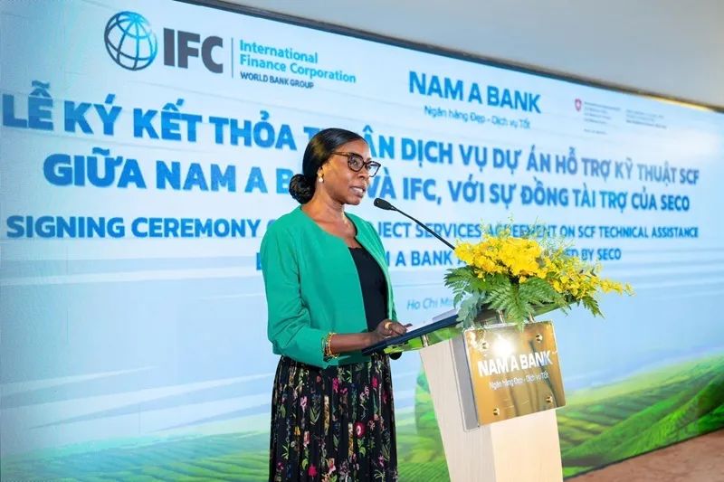 Bà Christina Ongoma - Giám đốc Khu vực, Khối Định chế Tài chính – Phát triển thị trường và Tư vấn, khu vực Đông Á & Thái Bình Dương của IFC phát biểu tại chương trình.