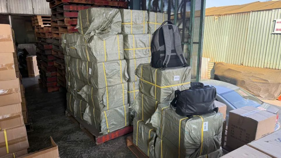 Các lô hàng vi phạm bị lực lượng hải quan phát hiện, ngăn chặn và thu giữ. Nguồn: H.Q
