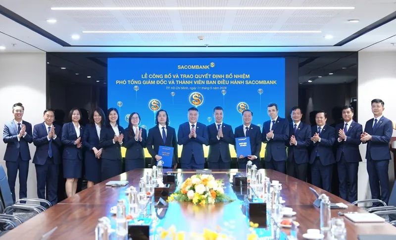 HĐQT và Ban điều hành Sacombank chúc mừng 3 lãnh đạo mới được bổ nhiệm