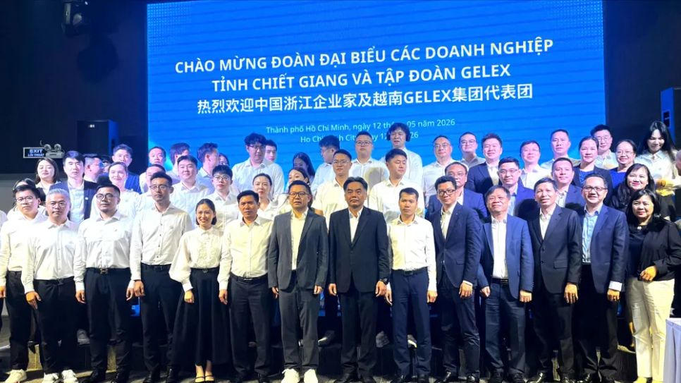 Phó Chủ tịch Thường trực UBND TPHCM Nguyễn Lộc Hà cùng đoàn doanh nghiệp tỉnh Chiết Giang, Trung Quốc. Ảnh: MINH XUÂN