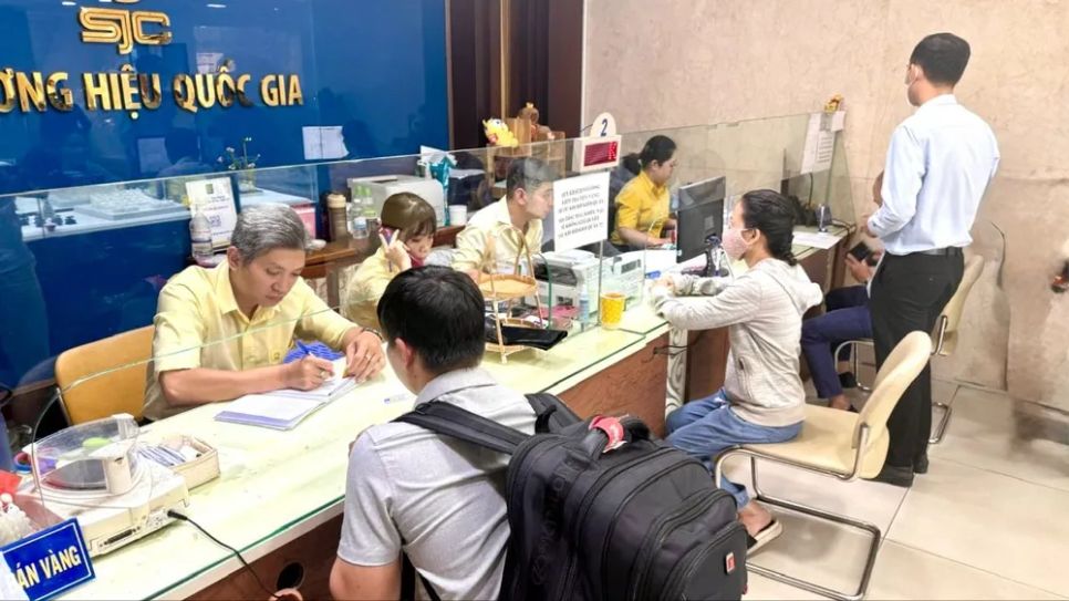 Sáng 13-5, giá vàng giảm 500.000 đồng/lượng