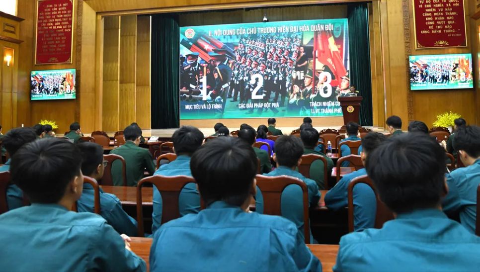 Thí sinh tham dự phần thi trong buổi khai mạc