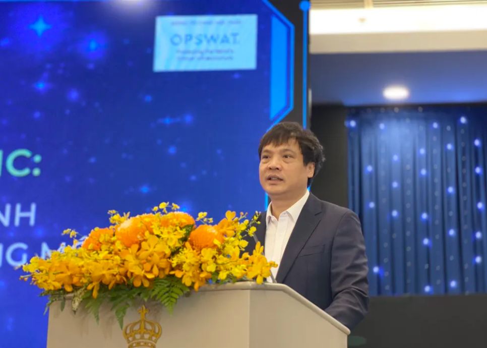 Ông Nguyễn Văn Khoa, Chủ tịch Vinasa, phát biểu khai mạc