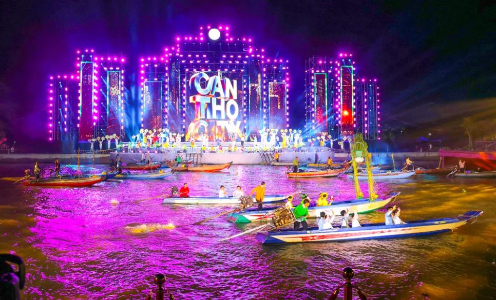 Hình ảnh tại sự kiện khai mạc Lễ hội Văn hóa sông nước Cần Thơ lần 1 năm 2025
