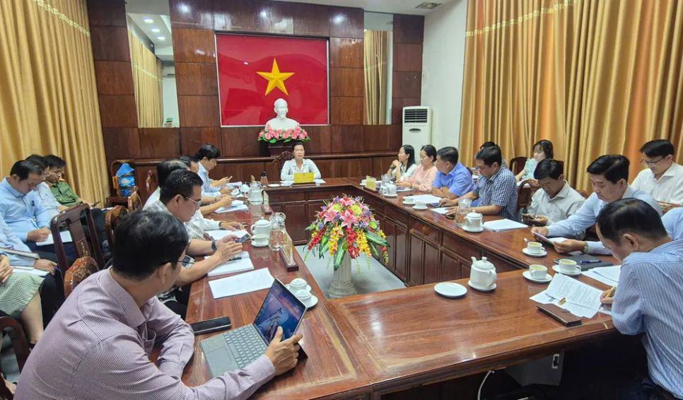 Quang cảnh buổi làm việc