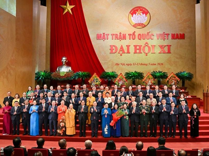 Đoàn Chủ tịch Ủy ban Trung ương MTTQ Việt Nam khóa XI ra mắt Đại hội.