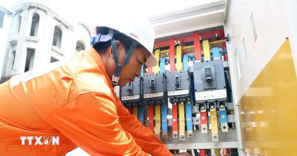 Nắng nóng diện rộng, tiêu thụ điện liên tục lập kỷ lục mới