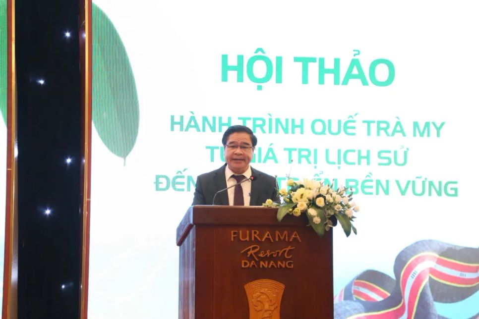 Ông Nguyễn Thế Phước, Bí thư Đảng ủy xã Trà Leng phát biểu tại hội thảo