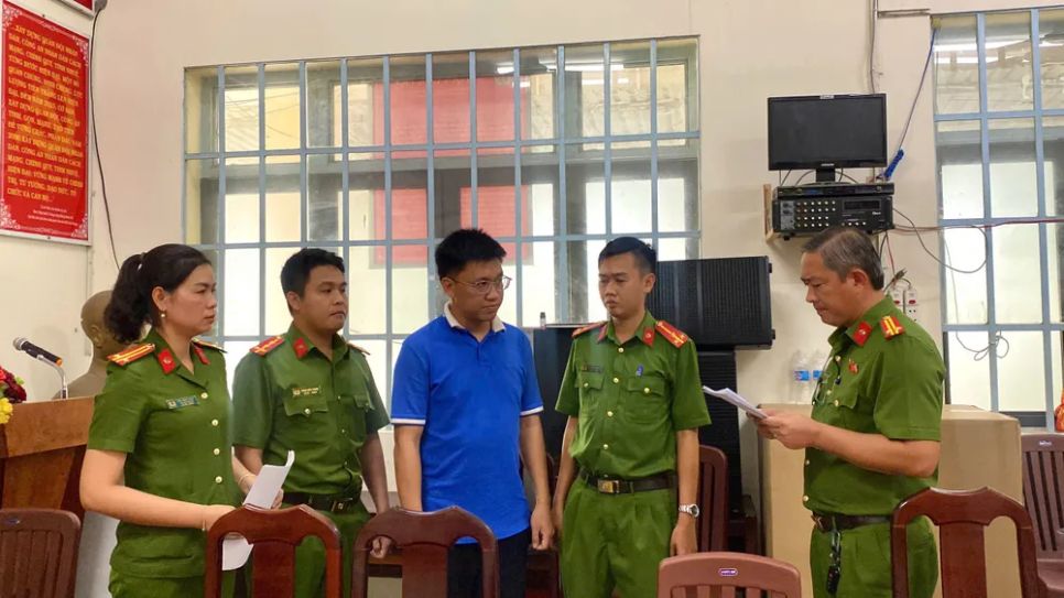 Đối tượng Nguyễn Anh Tiến bị khởi tố, bắt tạm giam. Ảnh: CANT