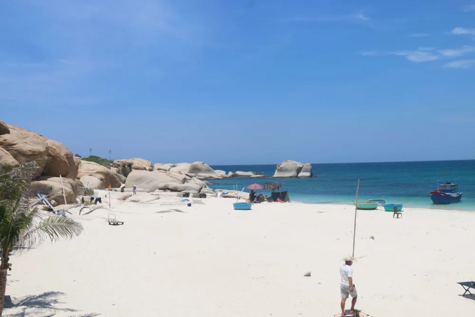 Cù lao Câu, viên ngọc xanh giữa biển khơi