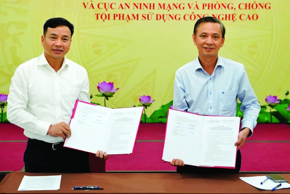 Ký kết chương trình phối hợp công tác giữa Cục Bản quyền tác giả (Bộ VH-TT-DL) và Cục An ninh mạng và phòng, chống tội phạm sử dụng công nghệ cao (Bộ Công an) Ảnh: LOAN NGUYỄN