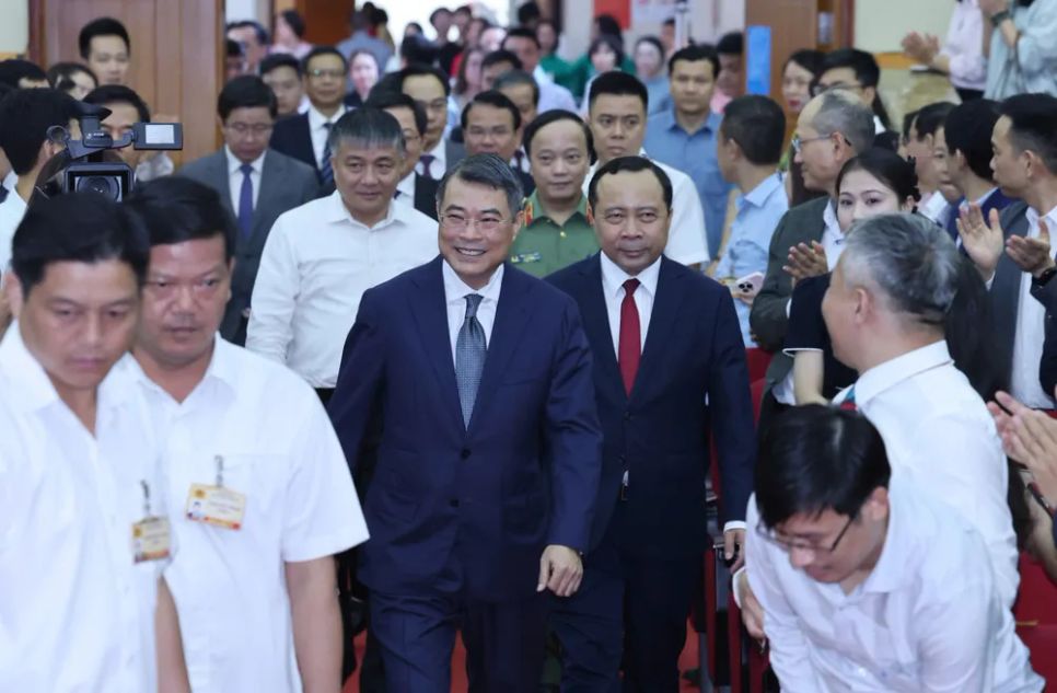 Thủ tướng Lê Minh Hưng, Bộ trưởng Bộ KH-CN Vũ Hải Quân cùng các đại biểu đến dự buổi lễ. Ảnh: QUANG PHÚC