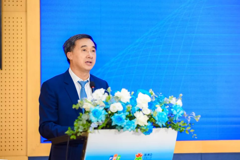 Thứ trưởng Bộ Y tế Trần Văn Thuấn phát biểu tại buổi lễ. Ảnh: MINH KHANG