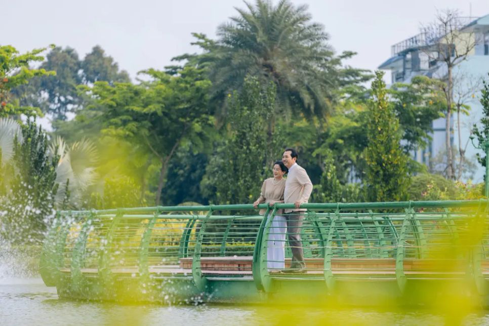 Five Star Eco City sở hữu không gian xanh lý tưởng để người lớn tuổi thư giãn, đi bộ và vận động nhẹ mỗi ngày