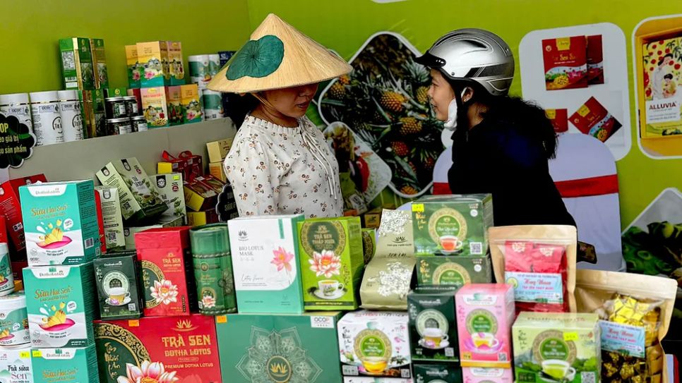 Đa dạng sản phẩm từ sen