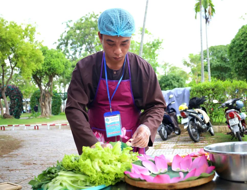 Nông dân Đồng Tháp làm giàu bền vững từ cây sen