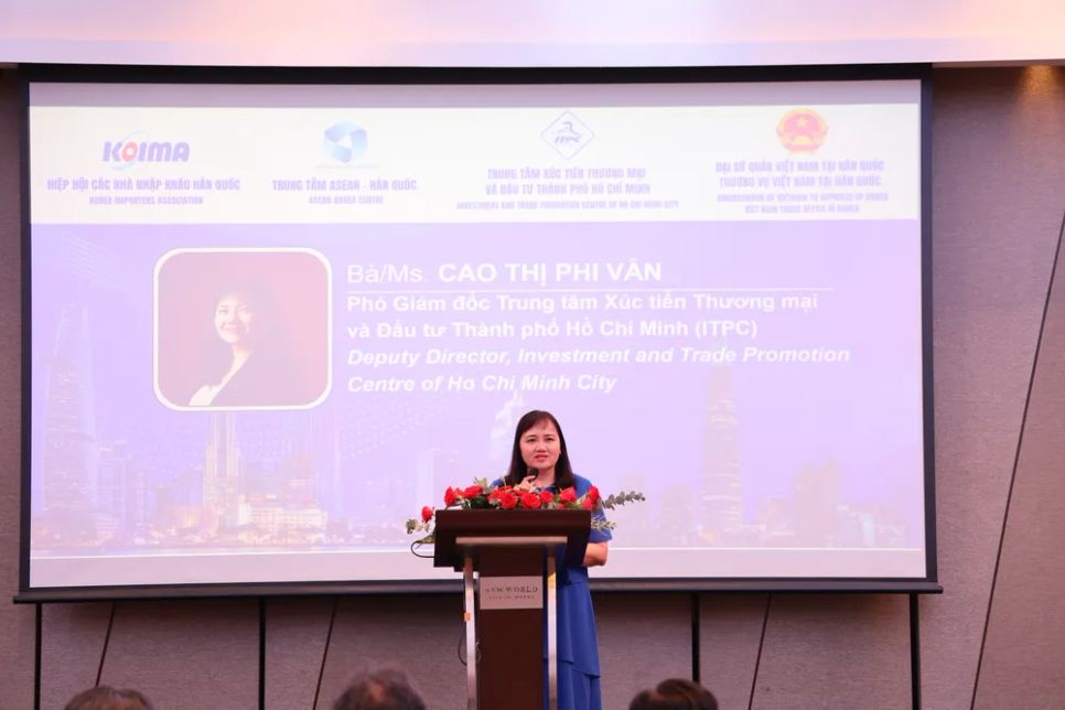 Bà Cao Thị Phi Vân, Phó Giám đốc ITPC phát biểu tại diễn đàn. Ảnh: MINH XUÂN