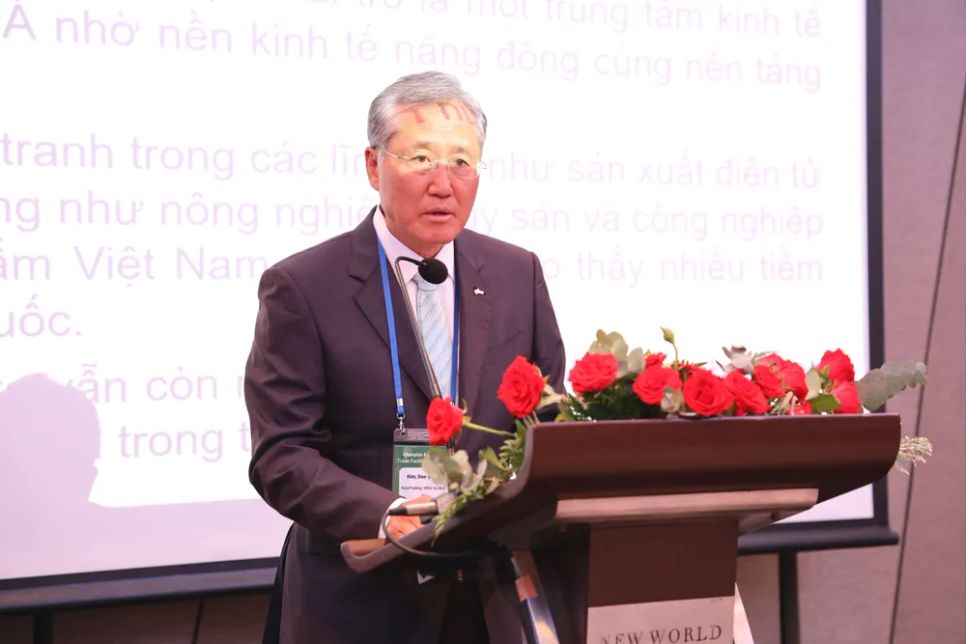 Ông Kim Dae-young, Phó Chủ tịch KOIMA chia sẻ mong muốn đầu tư của doanh nghiệp Hàn Quốc vào TPHCM. Ảnh: MINH XUÂN