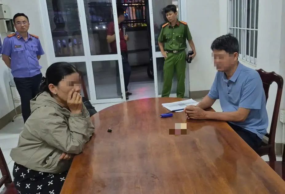Bà Trương Thị Kim Hà và ông Nguyễn Văn Lời. Ảnh: CACC