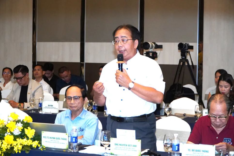 Đại diện Hiệp hội Du lịch TPHCM phát biểu tại tọa đàm