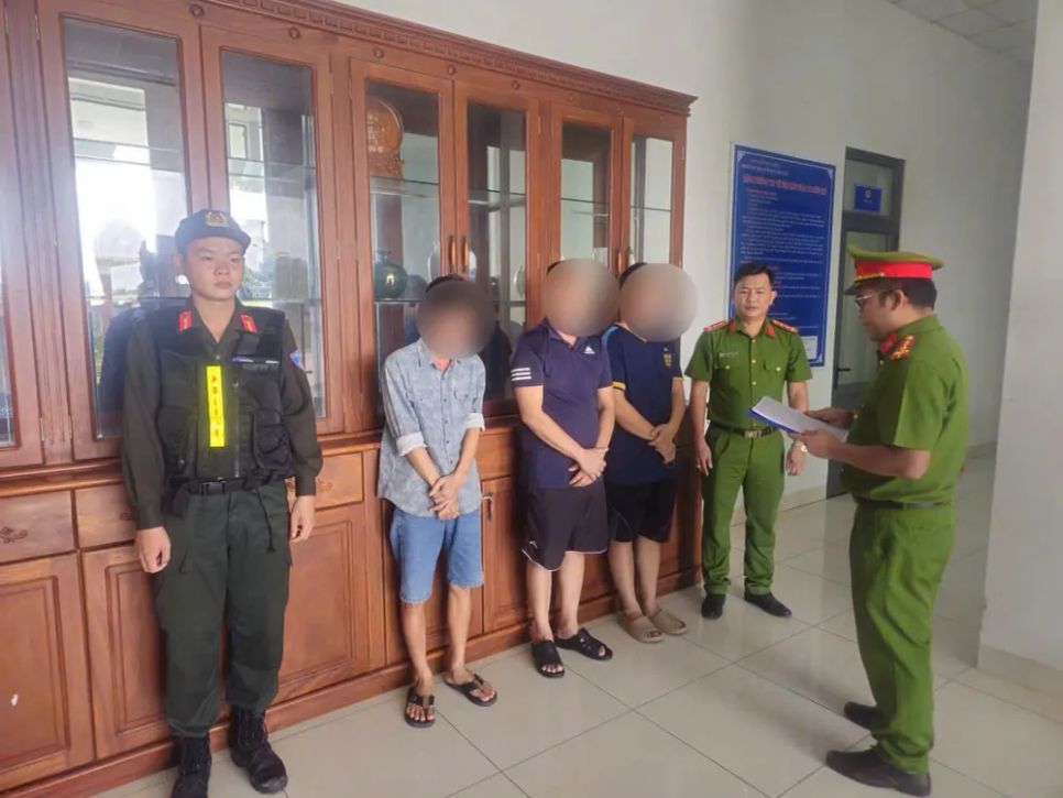 Các đối tượng bị khởi tố Các đối tượng bị khởi tố