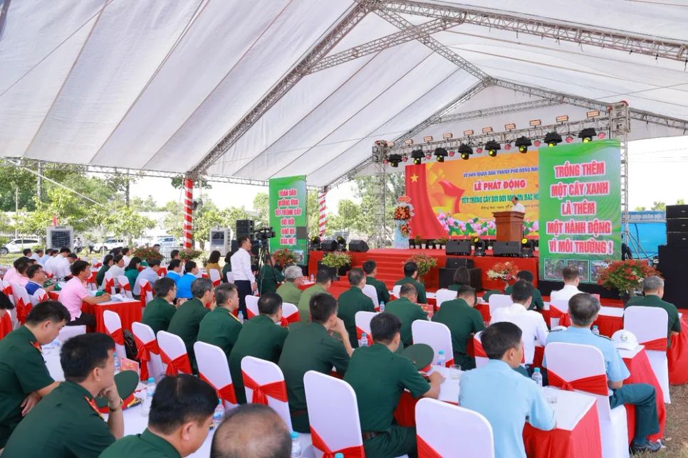 Toàn cảnh lễ phát động “Tết trồng cây đời đời nhớ ơn Bác Hồ” năm 2026 ngày 19-5 tại Đồng Nai. Ảnh: C.P.