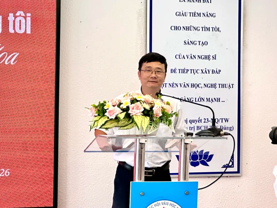 Nhà thơ Lê Thiếu Nhơn chia sẻ