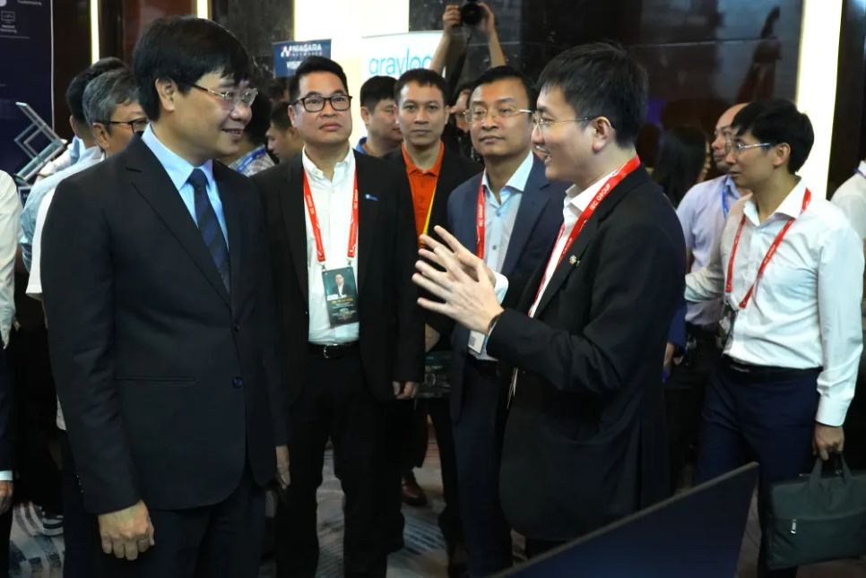 Các đại biểu trao đổi bên lề Vietnam Security Summit 2026. Ảnh: T.B Các đại biểu trao đổi bên lề Vietnam Security Summit 2026. Ảnh: T.B