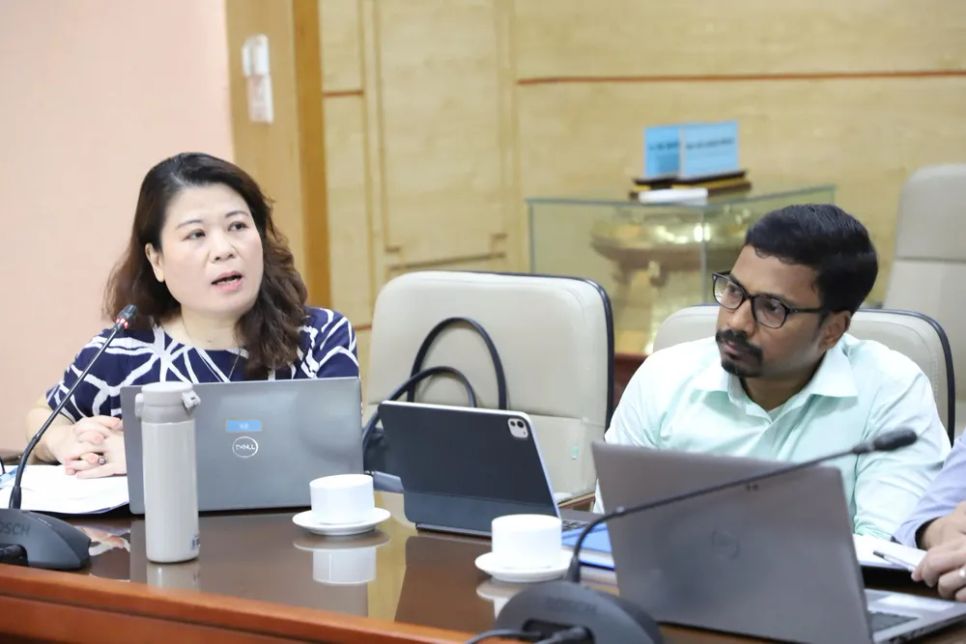 Đại diện Tổ chức Y tế Thế giới tại Việt Nam thông tin về dịch bệnh Ebola. Ảnh: TUẤN DŨNG