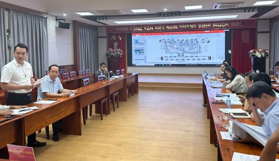 Buổi họp gỡ vướng cấp sổ hồng của Tổ công tác 1645. Ảnh: THANH HIỀN