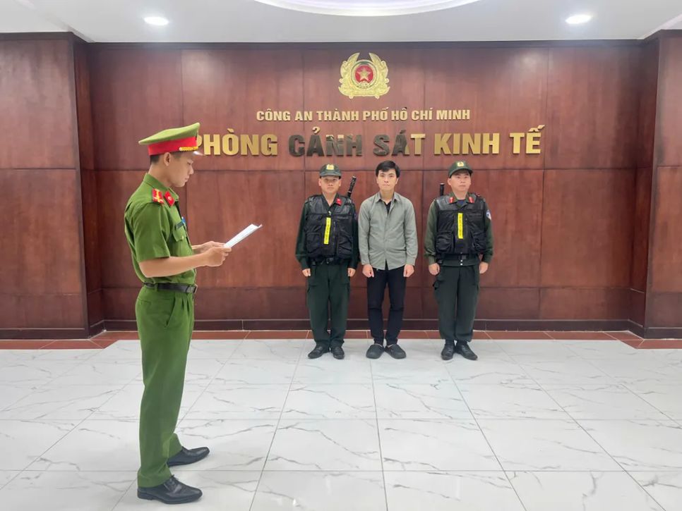 Cơ quan công an tống đạt quyết định khởi tố vụ án, khởi tố bị can đối với Lưu Phát Thuận Cơ quan công an tống đạt quyết định khởi tố vụ án, khởi tố bị can đối với Lưu Phát Thuận