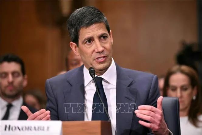 Ông Kevin Warsh, người được Tổng thống Donald Trump đề cử làm Chủ tịch Fed, trong phiên điều trần tại Ủy ban Ngân hàng Thượng viện, ngày 21-4. Ảnh: The Straits Times/TTXVN.
