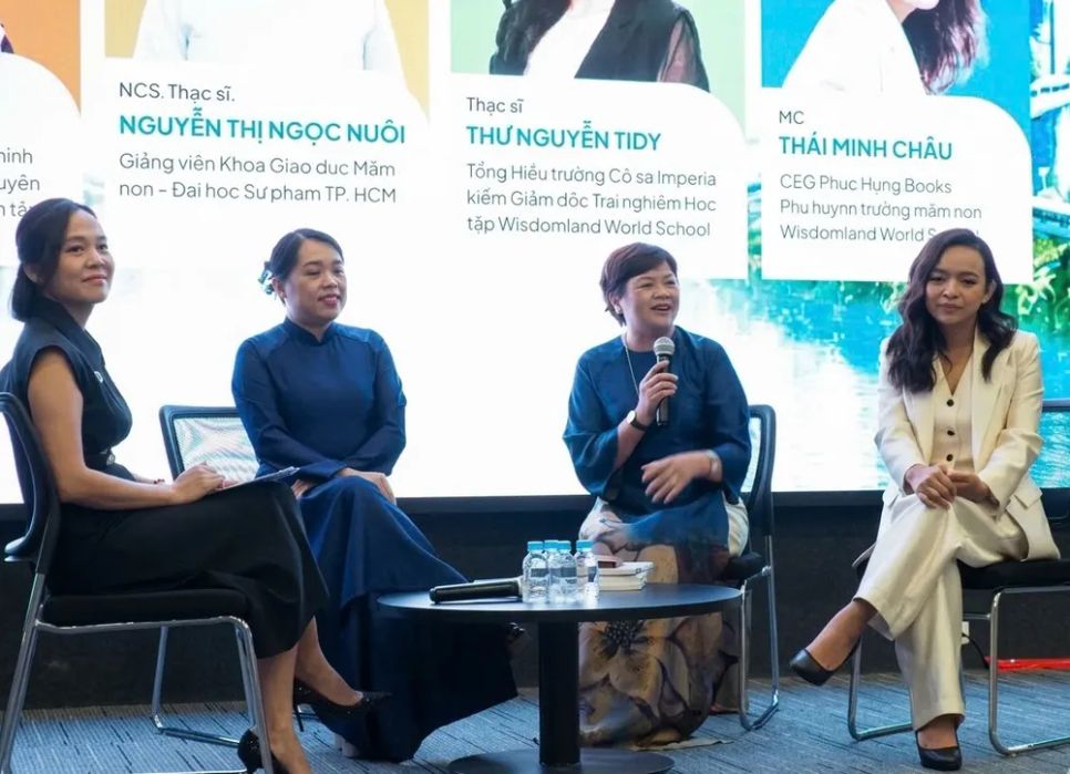 TS. Phạm Thị Thúy, Giảng viên Học viện Hành chính quốc gia (cơ sở TPHCM) chia sẻ tại toạ đàm TS. Phạm Thị Thúy, Giảng viên Học viện Hành chính quốc gia (cơ sở TPHCM) chia sẻ tại toạ đàm