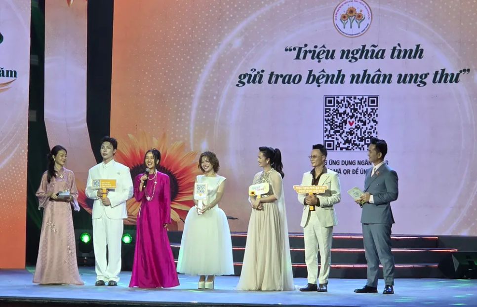Các ca sĩ tham gia phát động chiến dịch ủng hộ bệnh nhân ung thư