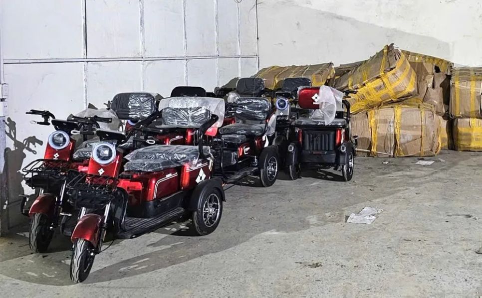 Triệt phá đường dây buôn lậu xe điện ba bánh xuyên biên giới