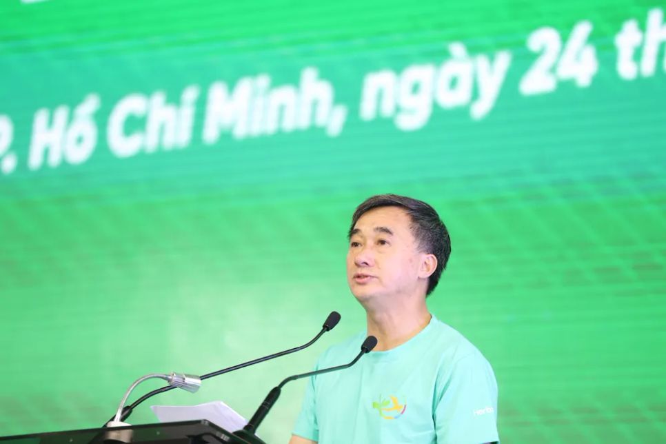 Thầy thuốc Ưu tú, GS-TS Trần Văn Thuấn, Thứ trưởng Bộ Y tế đến dự và phát biểu chỉ đạo.