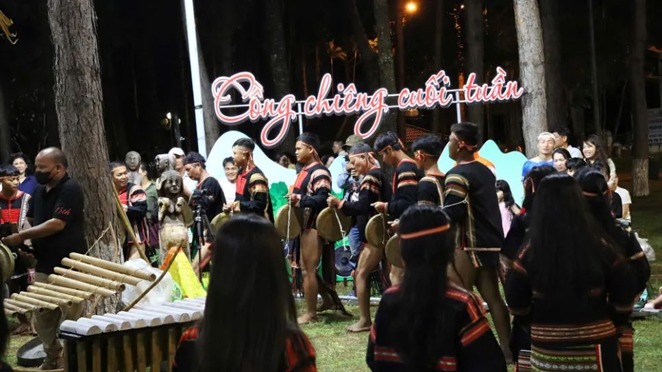 Chương trình cồng chiêng cuối tuần góp phần bảo tồn văn hóa các dân tộc ở Gia Lai. Ảnh: HỮU PHÚC <br>
