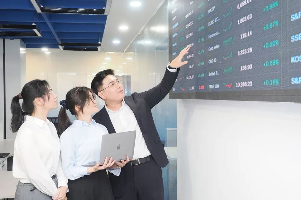 Thị trường chứng khoán trước áp lực kỳ vọng mới