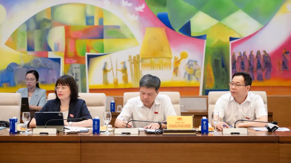 Đại biểu dự buổi làm việc. Ảnh: CẨM HÀ Đại biểu dự buổi làm việc. Ảnh: CẨM HÀ