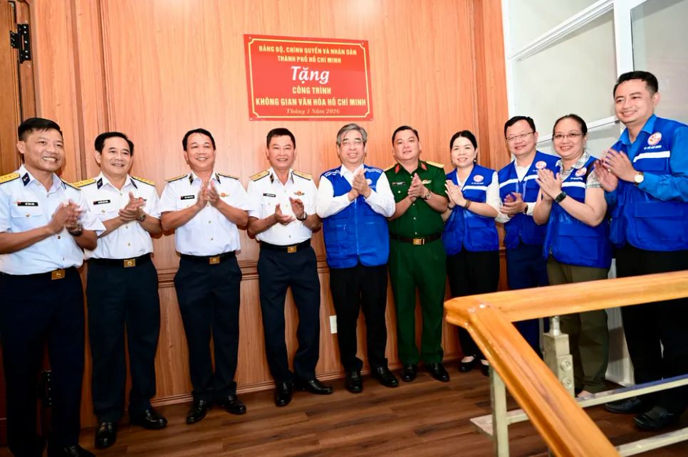 Đồng chí Nguyễn Phước Lộc cùng các đại biểu khánh thành công trình Đồng chí Nguyễn Phước Lộc cùng các đại biểu khánh thành công trình